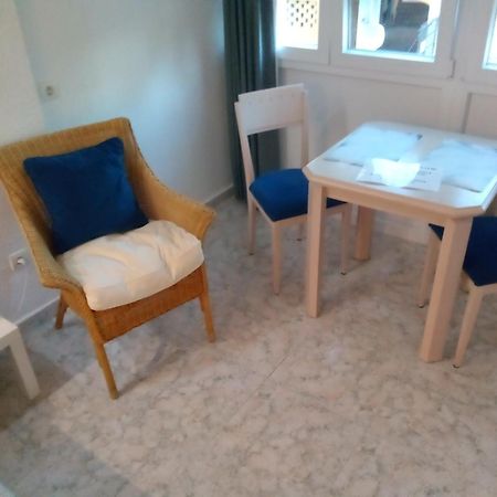 Los Cisnes Beach Studio 100M Playa Apartman Benalmádena Kültér fotó