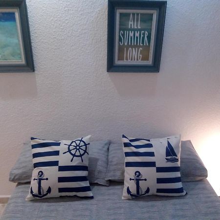 Los Cisnes Beach Studio 100M Playa Apartman Benalmádena Kültér fotó