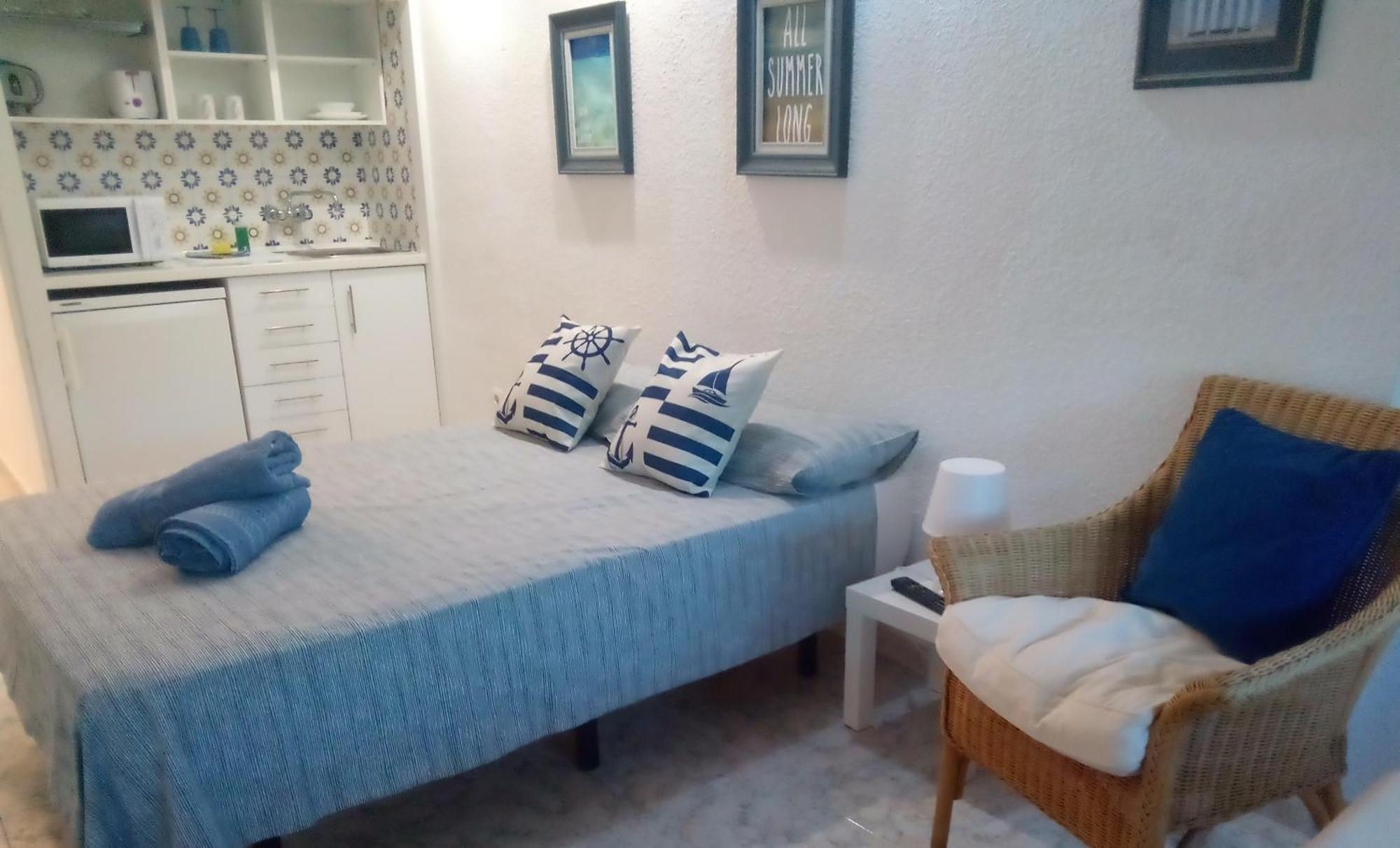Los Cisnes Beach Studio 100M Playa Apartman Benalmádena Kültér fotó