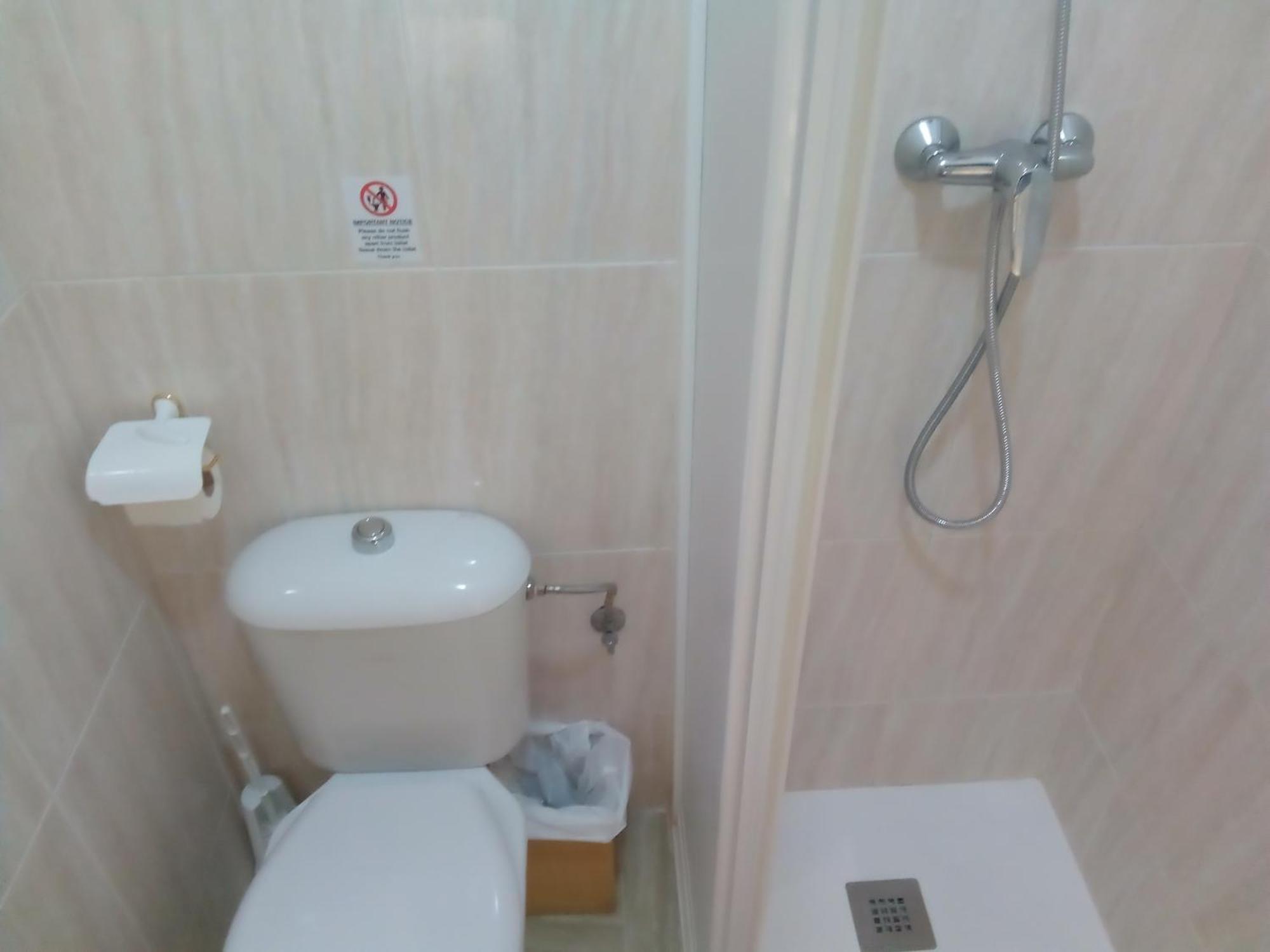 Los Cisnes Beach Studio 100M Playa Apartman Benalmádena Kültér fotó